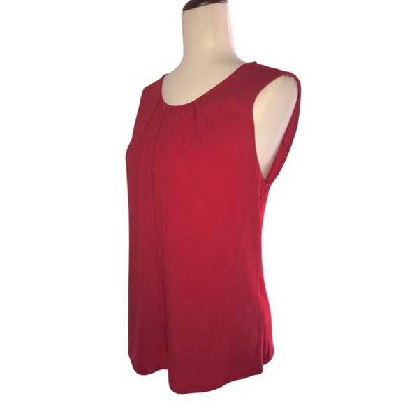 Roz & Ali Sleeveless Red Top Size Medium Pleated Front Round Neck - Picture 4 of 15